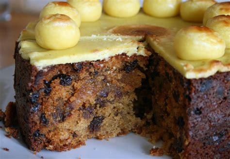 lauralovescakes...: Weekly Bake Off: Simnel Cake