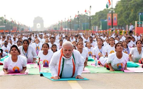 Modi to lead 30,000 yoga enthusiasts during International Yoga Day ...