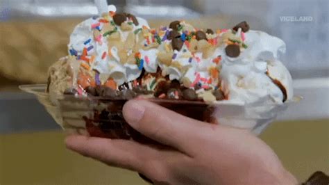 Ice Cream Sundae GIFs - Find & Share on GIPHY