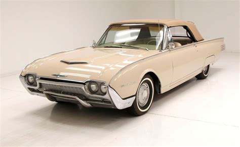 1961 Ford Thunderbird | Classic Auto Mall