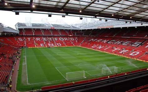 Travel to Old Trafford, Manchester United's Headquarters - Traveldigg.com