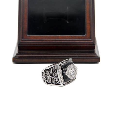 NFL 1976 Super Bowl XI Oakland Raiders Championship Replica Ring