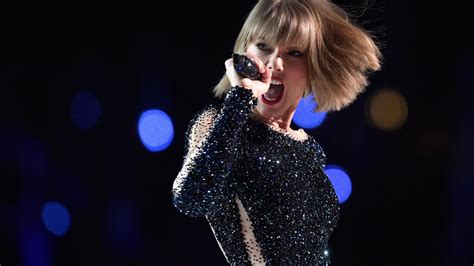 Taylor Swift Snake Video Shows She's Embracing Her Villainous Side ...