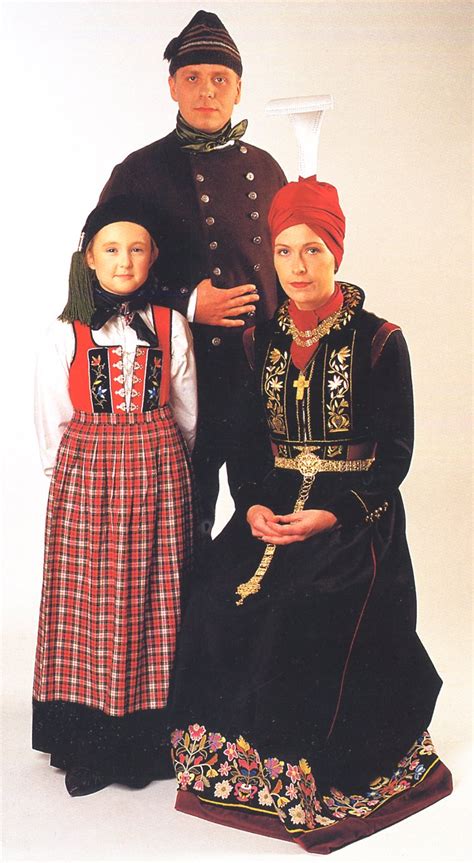 FolkCostume&Embroidery: Þjóðbúningurinn, National costumes of Iceland, part 5, Men's costume