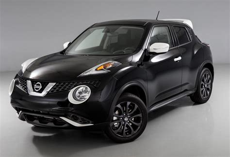 2017_nissan_juke_black_pearl_02 - myAutoWorld.com