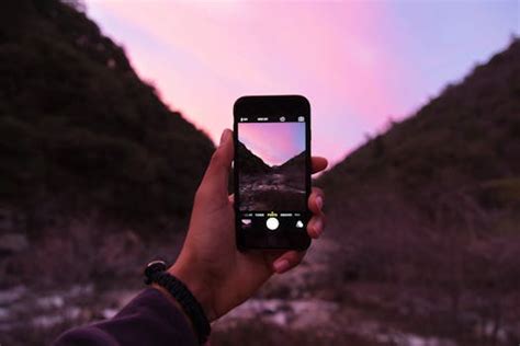 Smartphone in girl's hands · Free Stock Photo