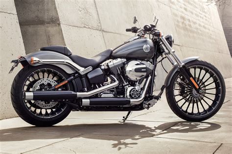 HARLEY-DAVIDSON BREAKOUT (2017-2020) Specs, Performance & Photos ...