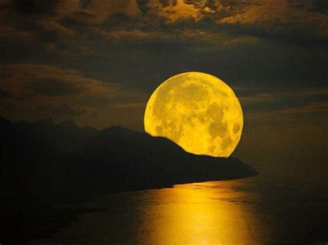 On November 14th, You’ll See The Biggest Supermoon In The 21st Century ...