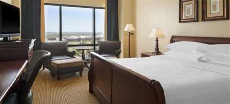 Sheraton Overland Park Hotel at the Convention Center | Overland Park, KS 66211