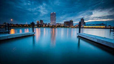 Milwaukee Skyline Wallpaper