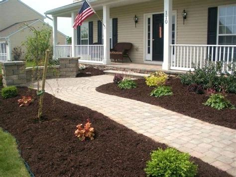 20 Beautiful Examples of Incorporating Mulch into Landscaping