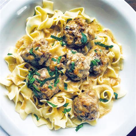 Lovely Swedish Meatballs in Brown Gravy – A cook named Rebecca