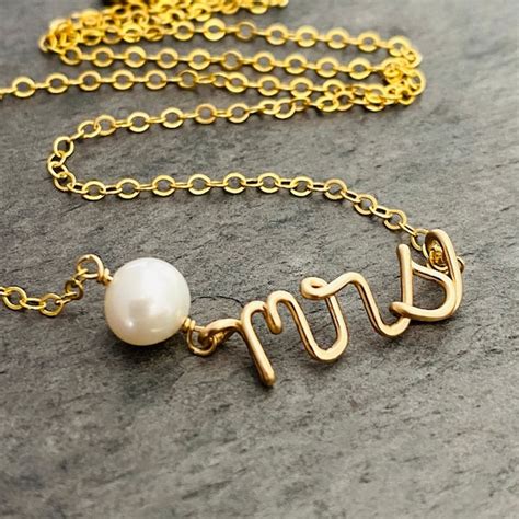 Mrs Necklace - Etsy