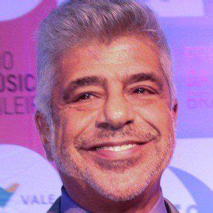 Lulu Santos - Age, Family, Bio | Famous Birthdays