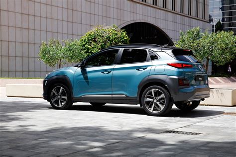 2018 Hyundai Kona Debuts Fresh Face, New Small SUV Platform ...