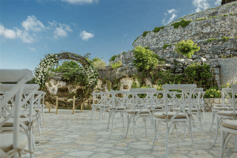 Ultimate Hotel Xcaret Arte Wedding Guide | Yellow Umbrella Events