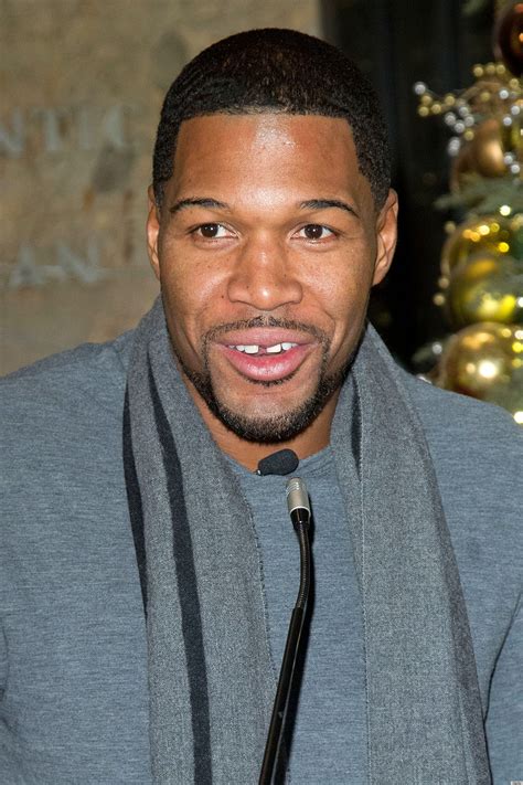 Michael Strahan Teeth: The TV Host Tells Elle Why He'll Never Close His ...