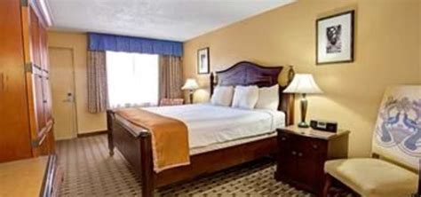 Howard Johnson by Wyndham Lake Front Park Kissimmee, Kissimmee | Roadtrippers