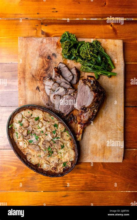 Lamb Roast Dinner Stock Photo - Alamy