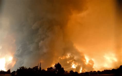 Unprecedented EF3-equivalent FIRE TORNADO kills three people in Carr ...