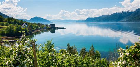 The Hardangerfjord Region - Official travel guide to Norway - visitnorway.com