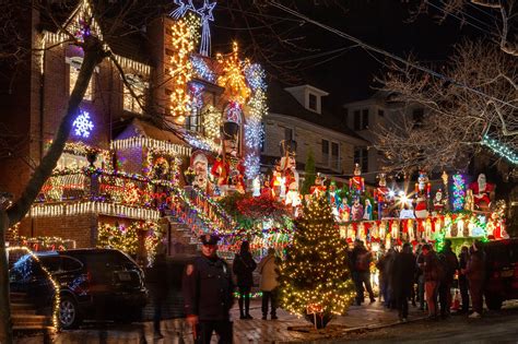 See this year's completely outrageous Dyker Heights Christmas lights ...