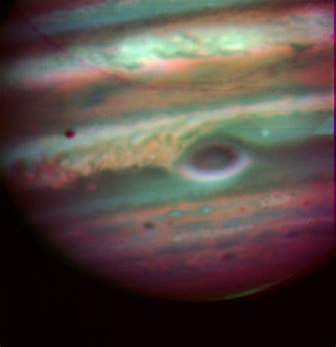 Planetary Wanderings: Jupiter in the Infrared from VLT