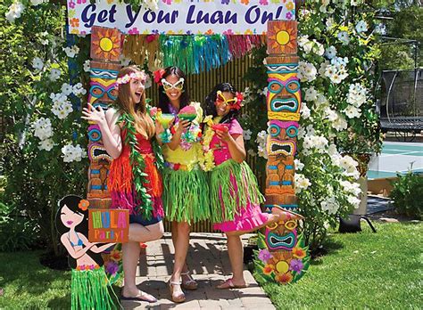 Luau Photo Booth Ideas | Hawaiian party decorations, Luau photo booths, Hawaiian luau party