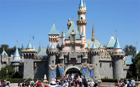 Disneyland Los Angeles | Walt Disney, Disneyland Park & California Adventure Park