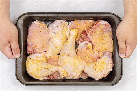 Raw Chicken and Pork meat in the baking tray - Creative Commons Bilder