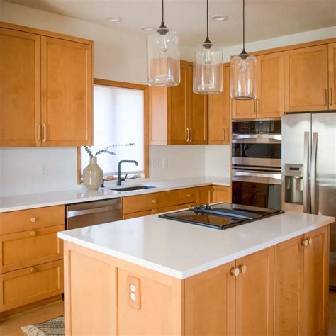 Transform Your Kitchen with Stunning White Countertops and Oak Cabinets ...