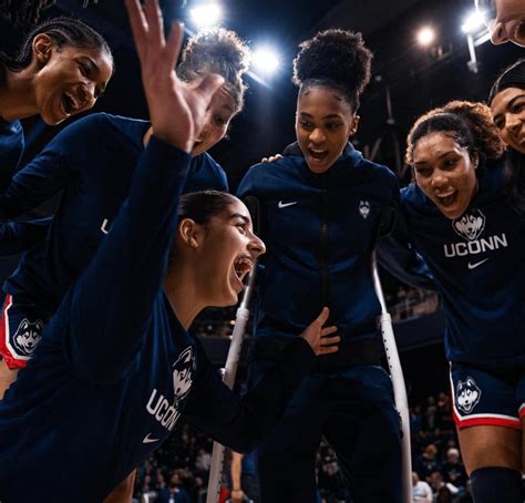 Women’s Basketball: Huskies beat Hoyas, powered by well-rounded effort : r/UConnBasketball