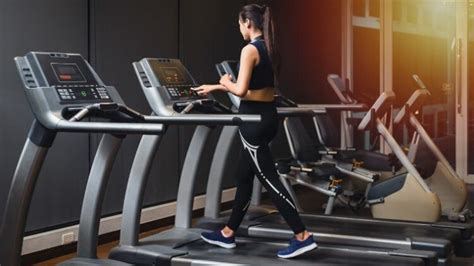 Stairmaster Vs. Treadmill — Which One Should You Use for Cardio, Strength, and More? | BarBend