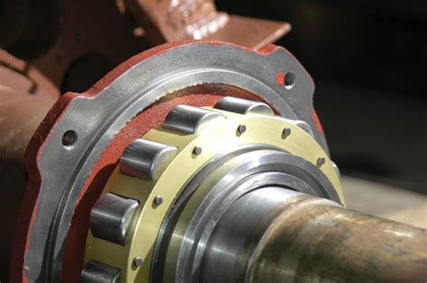 Keep your bearings | Engineering Practice | SKF Marine News