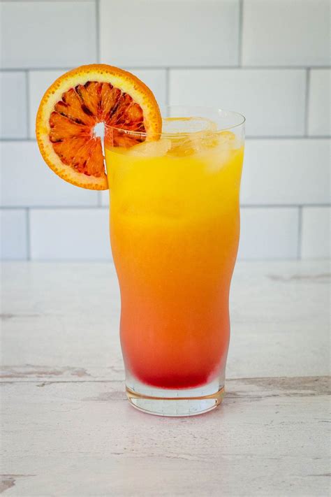 How to Make the Perfect Vodka Sunrise Cocktail - Coastal Wandering