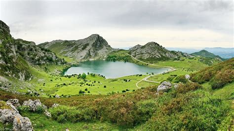 https://flic.kr/p/29TvUbn | Lago Enol & Picos da Europa - n2671 | www.instagram.com ...