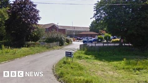 HMP Guys Marsh inmates climb on to roof of prison - BBC News