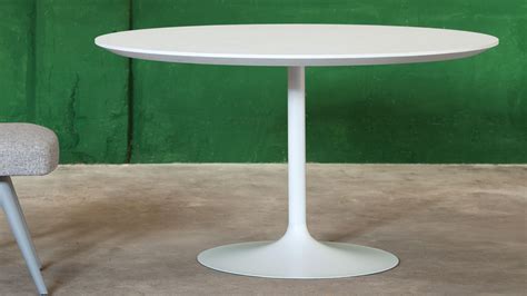 Contemporary dining table - TULIP - RICCARDO RIVOLI Design - lacquered wood / round / home