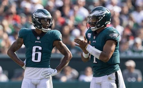 WATCH: Jalen Hurts to DeVonta Smith for game-tying Eagles touchdown