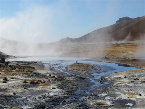 Exploring Namaskard Geothermal Area in Mývatn, Iceland | Julie Journeys