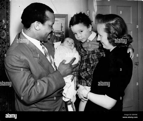 Premier Président du Botswana, Seretse Khama, laissa sa femme, Ruth ...