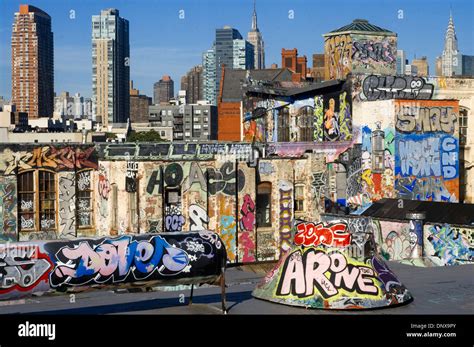 New york subway graffiti hi-res stock photography and images - Alamy