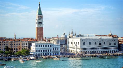 Venetian Cities and Venetian Architecture - Architecture of Cities