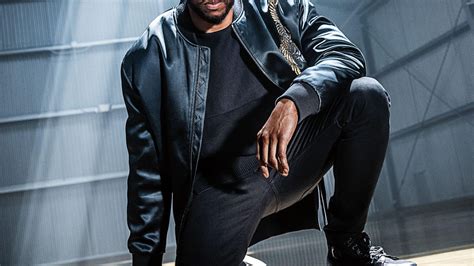 Chadwick Boseman reigns as Black Panther - CNET