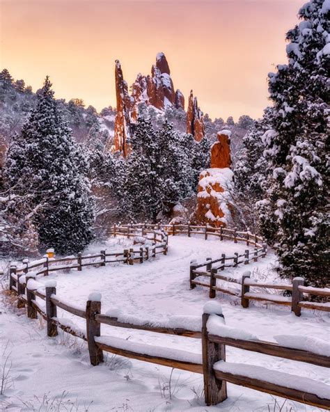 Garden of the Gods Winter Walking Path | Lars Leber Photography