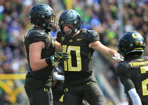 4 Things to Keep in Mind When the Oregon Ducks Start Football Practice ...