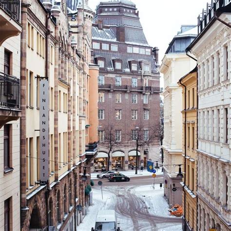 Snowy stockholm street - sliding puzzle on Sliding Tiles Puzzle