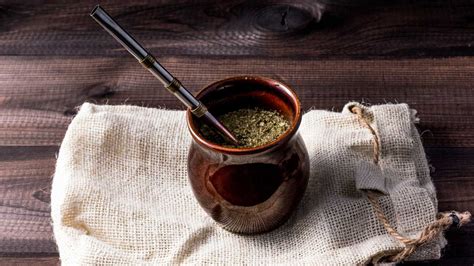 8 Health Benefits of Yerba Mate (Backed by Science)