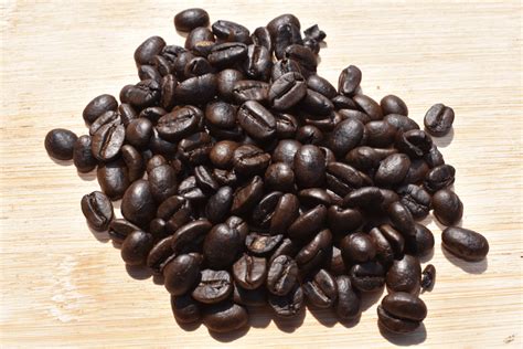 Blond or Dark Roast: Which Coffee Roast Has More Caffeine?