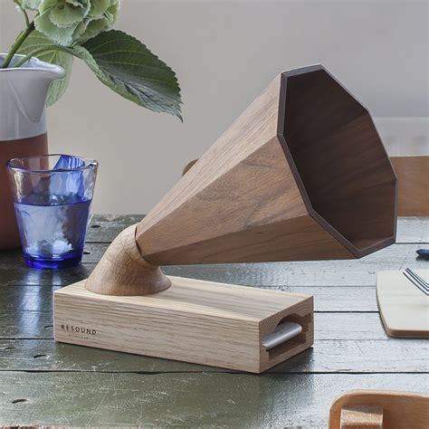 Resound No.1 Wooden iPhone Amplifier | Iphone s, Music lovers and Unique gifts